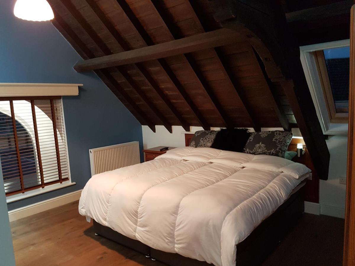 Renovated Church Close To The Beach Llanelli Room photo